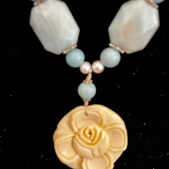 Beautiful semi precious stone necklace - Picture 2 of 4